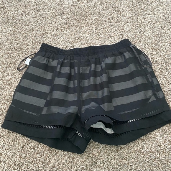 THML Striped Shorts with Hem Detail Size Small Black / White - Picture 8 of 13